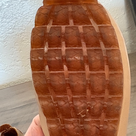 Genuine Leather Scalloped Cream Nude Ballet Flats with Bow Accent - Picture 5 of 7